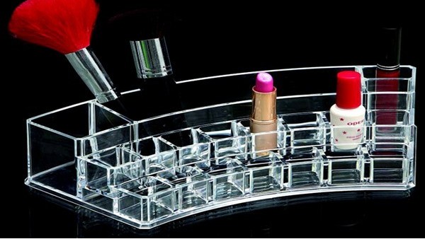 博藝生產(chǎn)的亞克力展示架有什么優(yōu)勢讓客戶選擇我們呢？