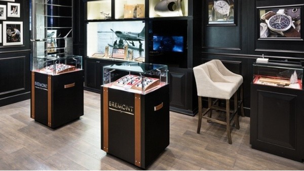 如何使用亞克力展示架，可以讓它保持一直通透和增加壽命呢？